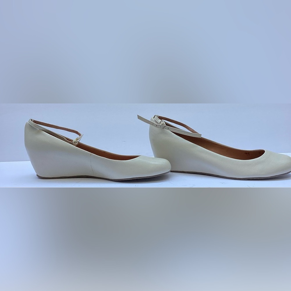 Aldo White Leather Bracelet Shoes With Wedge Heel. Size 10